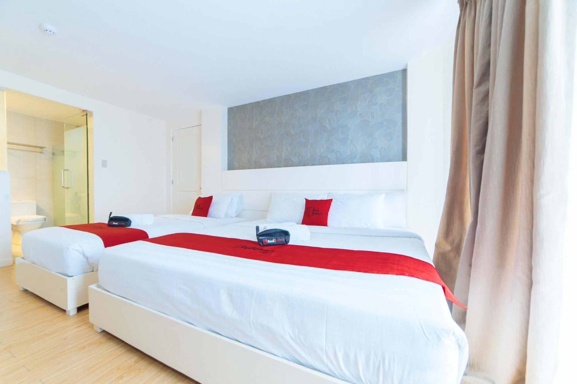 Reddoorz Plus At Hotel Metro Kalibo Exteriör bild