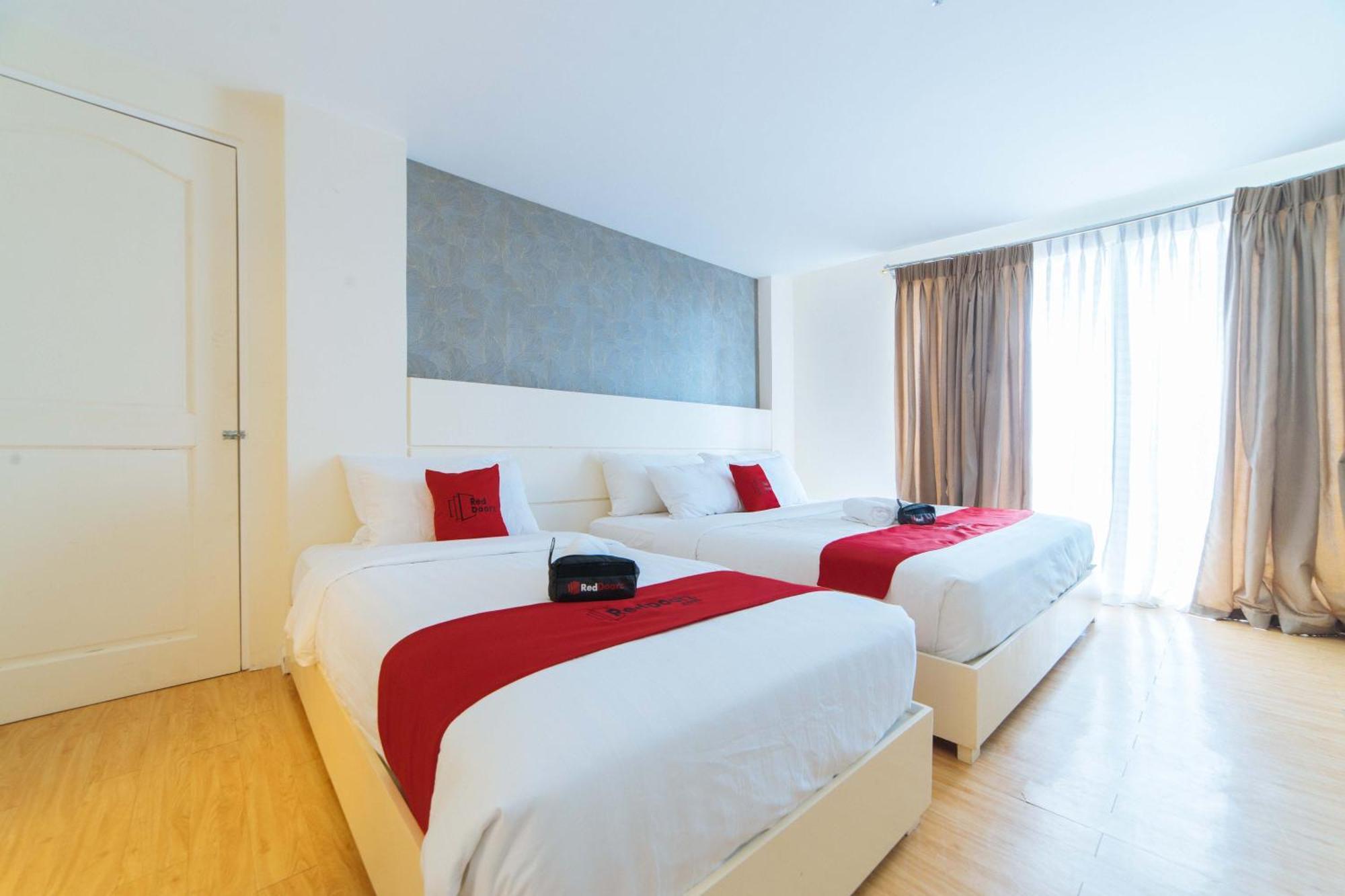 Reddoorz Plus At Hotel Metro Kalibo Exteriör bild