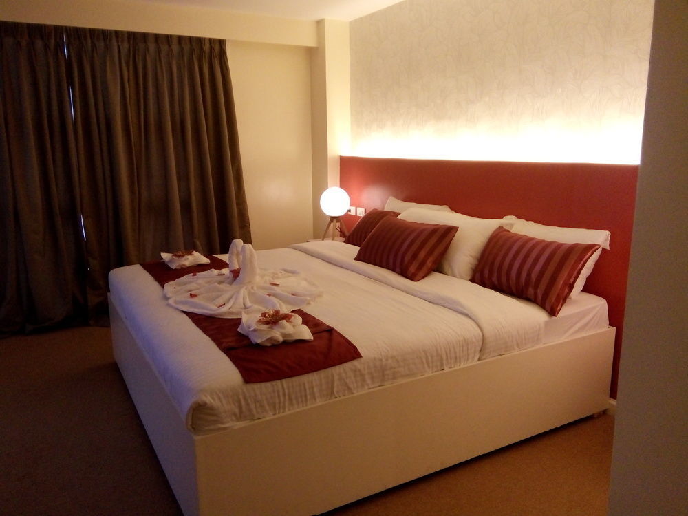 Reddoorz Plus At Hotel Metro Kalibo Exteriör bild