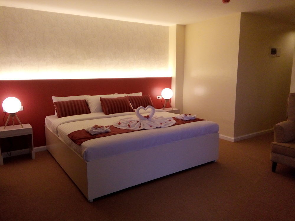 Reddoorz Plus At Hotel Metro Kalibo Exteriör bild